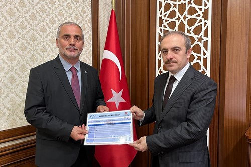Vali Epcim, Kurban vekâletini Türkiye Diyanet Vakfı (TDV)'ye bağışladı.